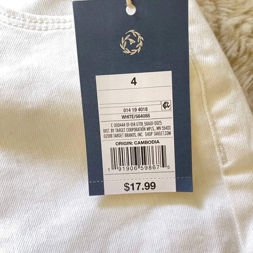 women shorts - Picture 2 of 4